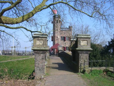 Nijmegen : Hunnerpark, im Hintergrund das Belvedere